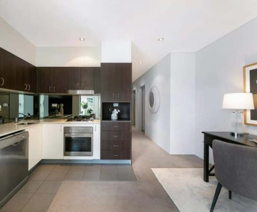 Furnished room with ensuite in a flatshare