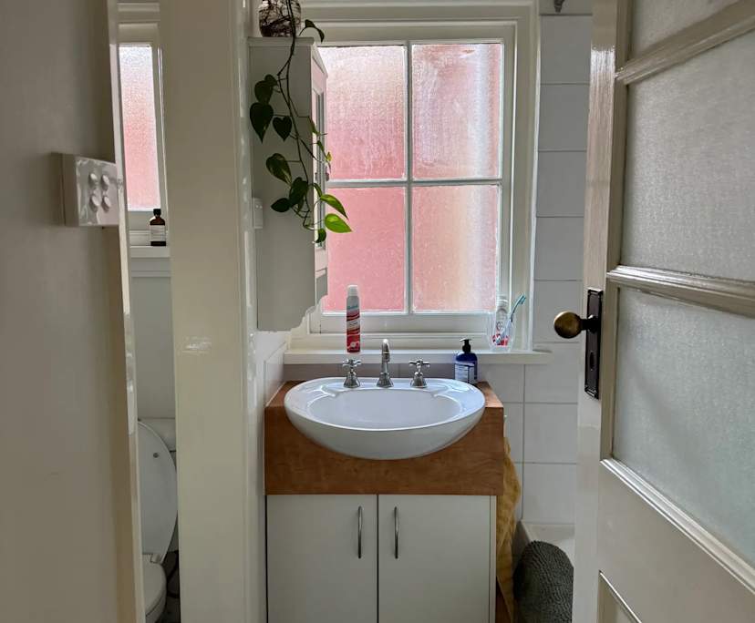 $300, Flatshare, 2 bathrooms, Elwood VIC 3184