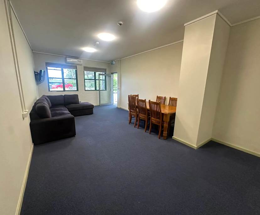 Whole property with 4 rooms for rent