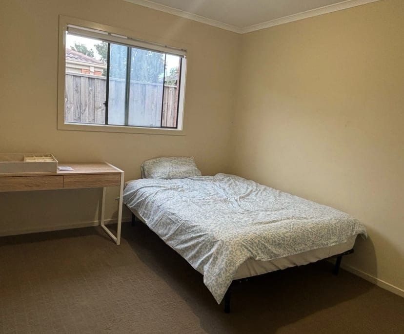 Room in a share house