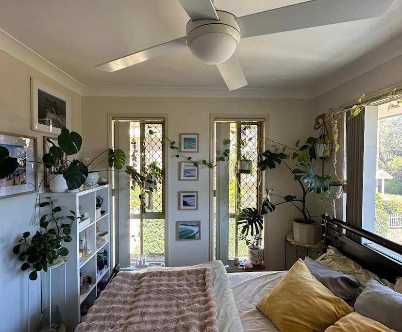 Furnished room in a share house