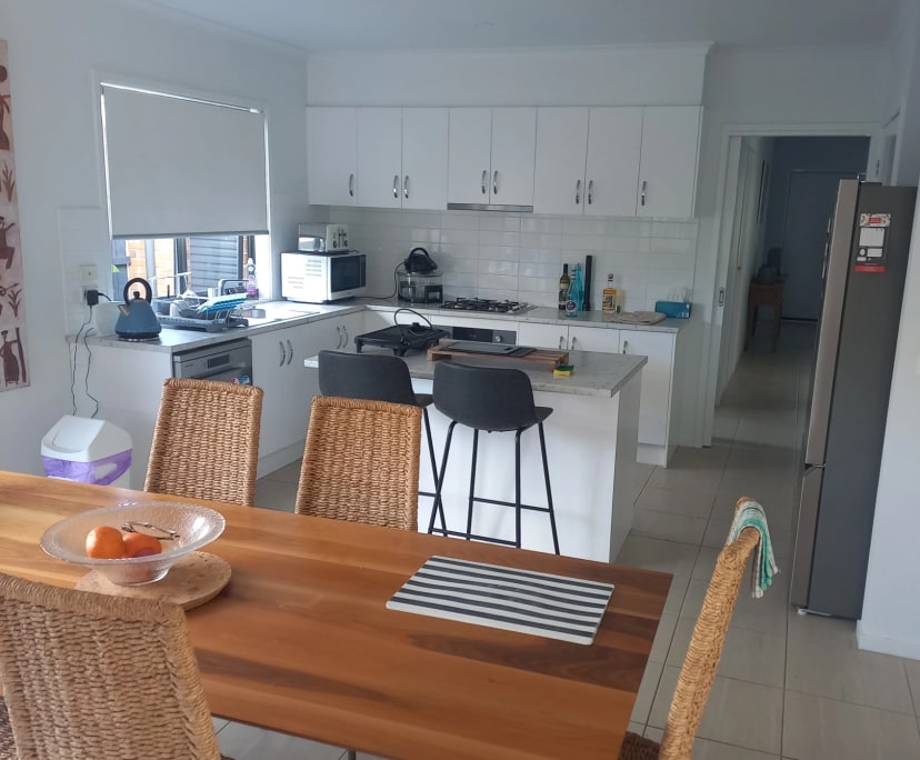$300, Homestay, 3 bathrooms, Mount Martha VIC 3934