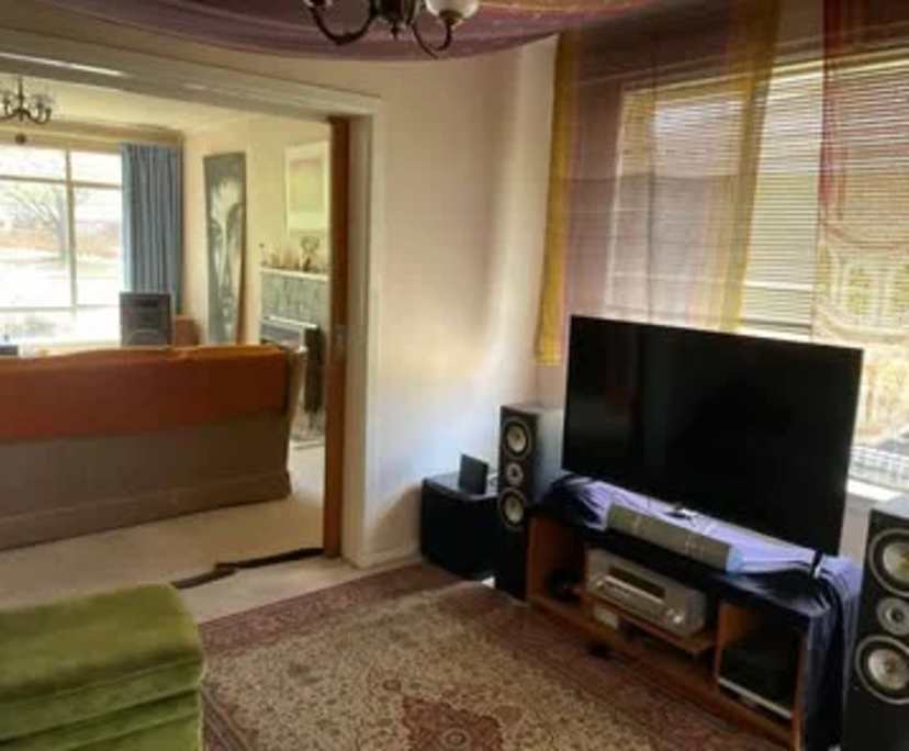 Room in a share house