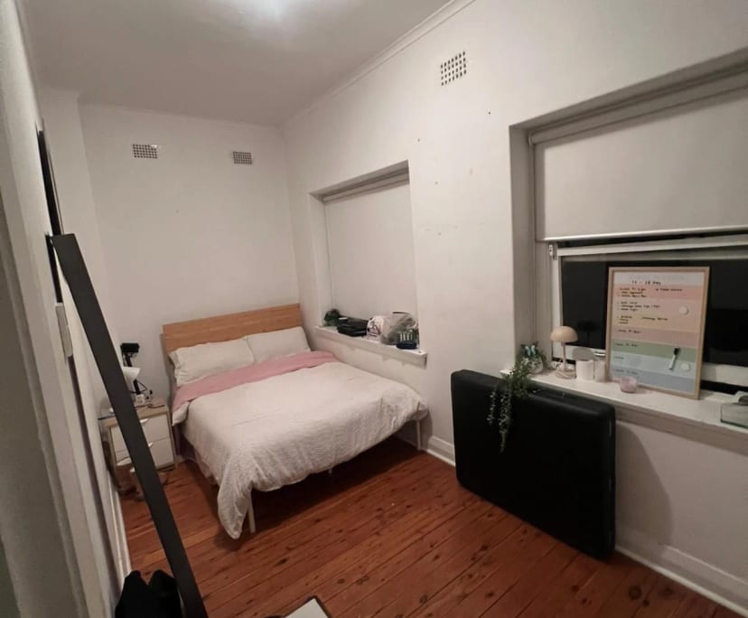 Furnished room in a flatshare