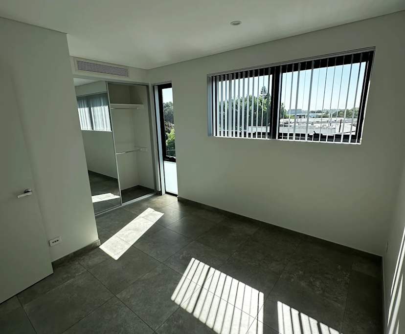 Unfurnished room with own bathroom