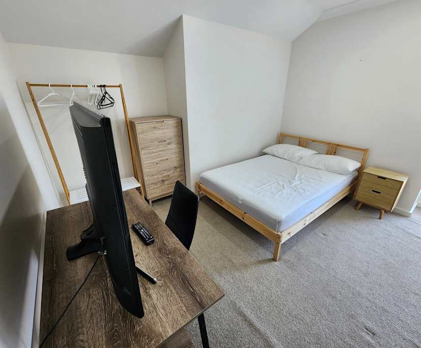 Furnished room in a share house