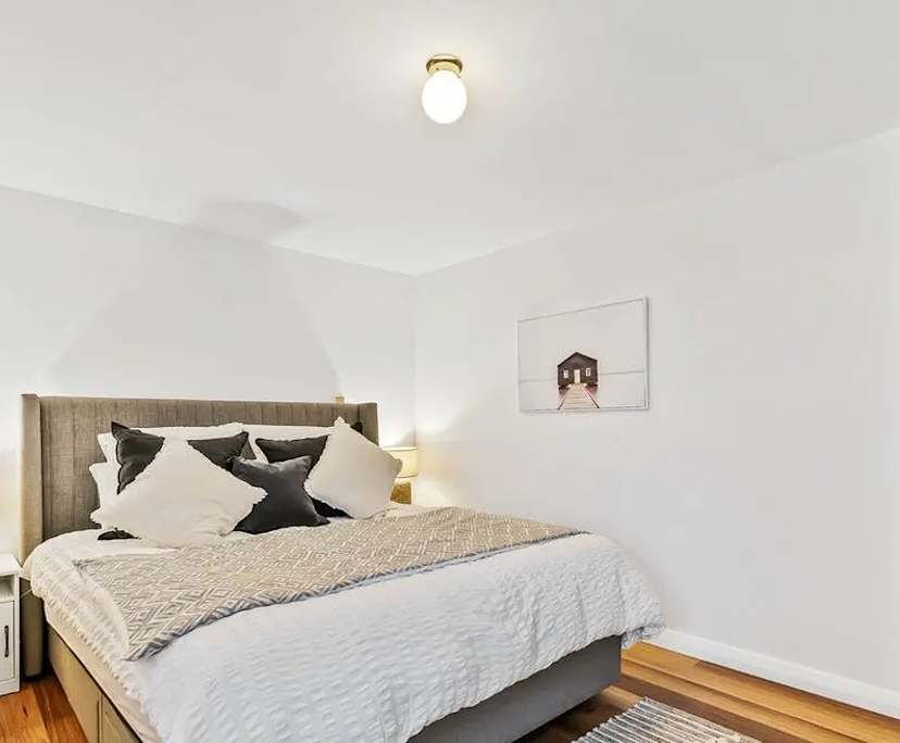 Whole property with 2 rooms for rent