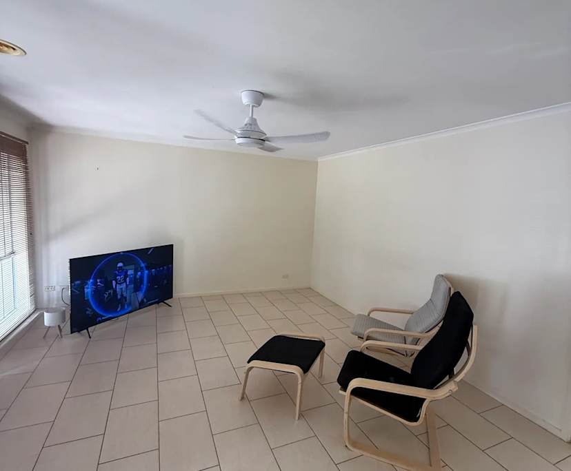 Whole property with 3 rooms for rent