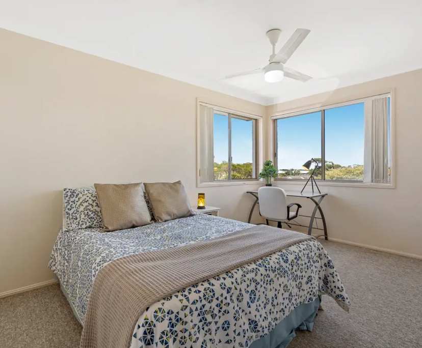 Furnished room in a share house