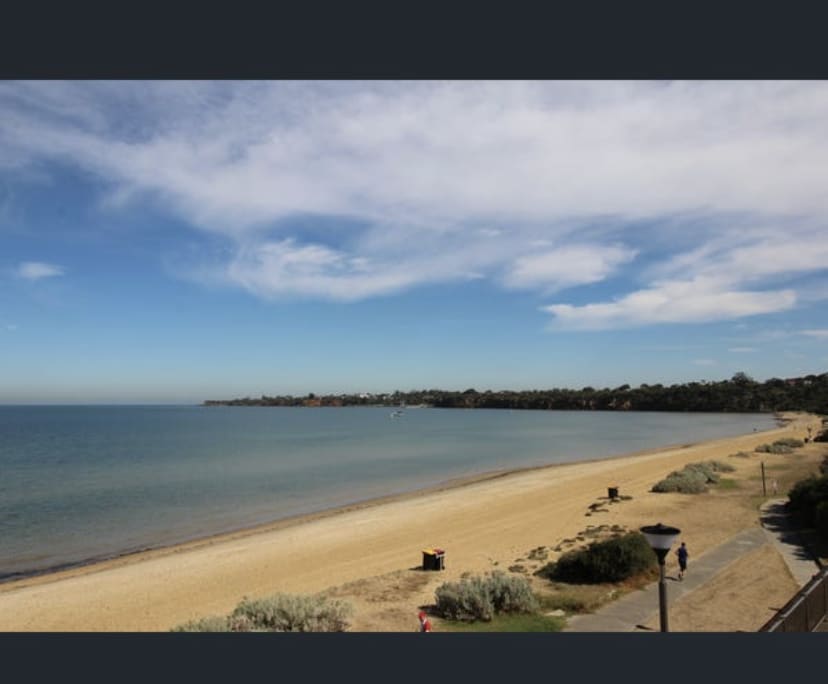 Room for Rent in Mentone, Melbourne 300, Furnishe...