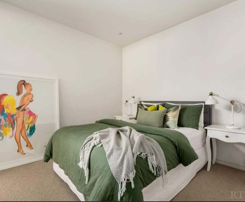 Unfurnished room with own bathroom