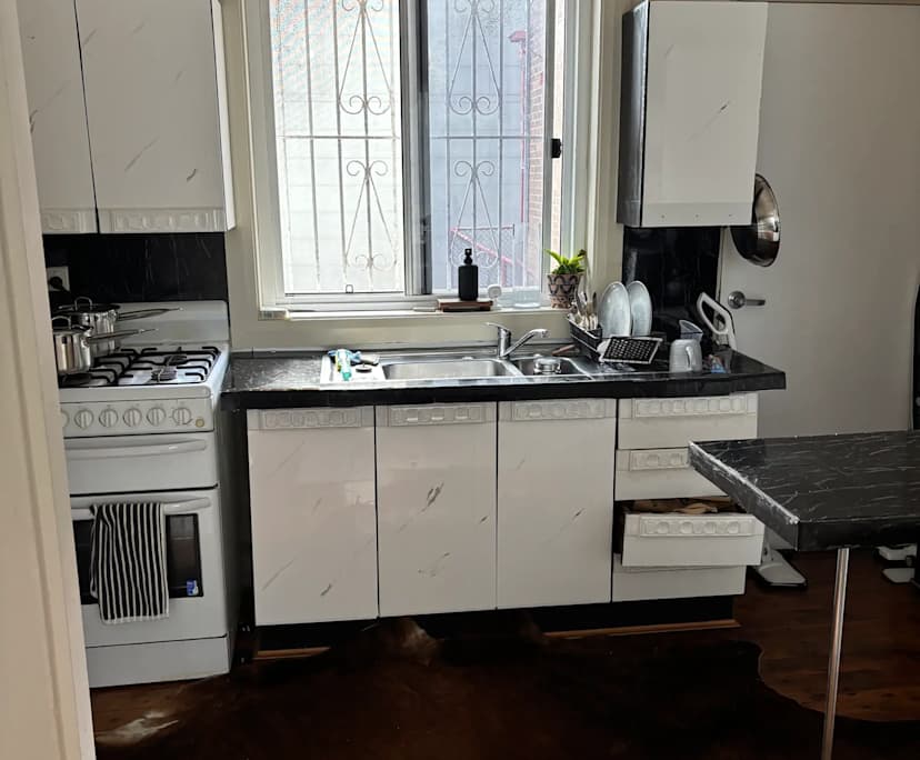 Unfurnished room in a flatshare