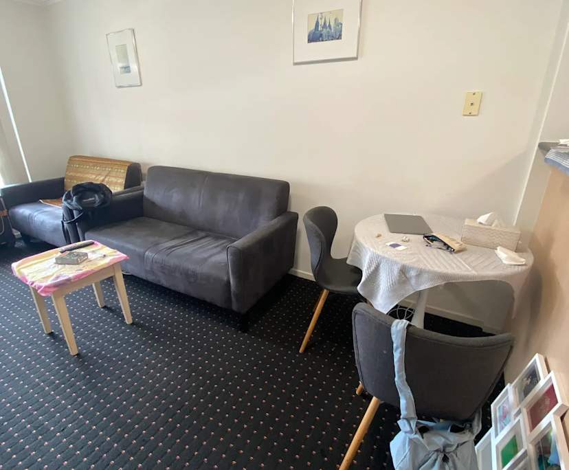 Furnished room in a flatshare