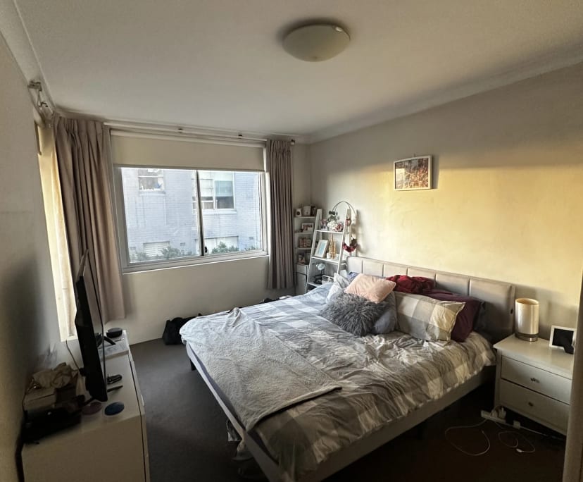 Furnished room with ensuite in a flatshare