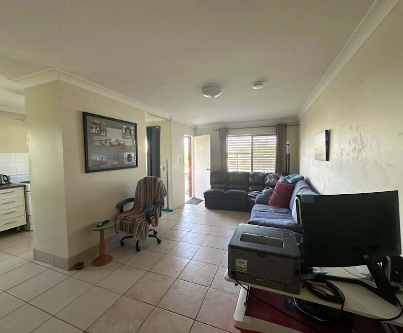 $275, Flatshare, 2 bathrooms, Yeronga QLD 4104