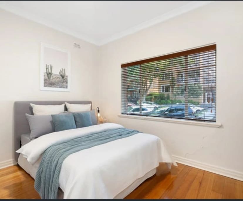 $330, Flatshare, 2 bathrooms, St Kilda VIC 3182