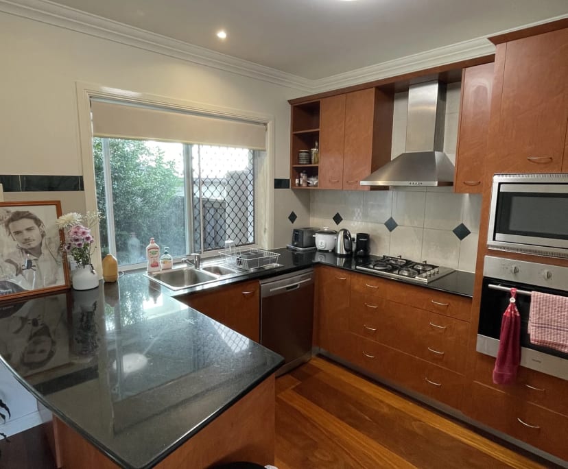 $250, Share-house, 3 bathrooms, Toowong QLD 4066