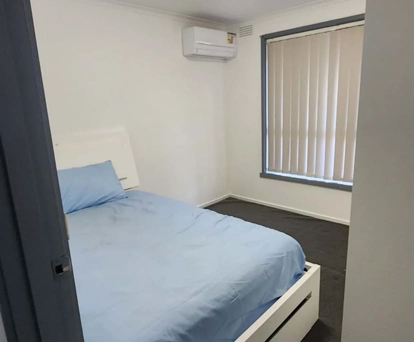 Room in a share house
