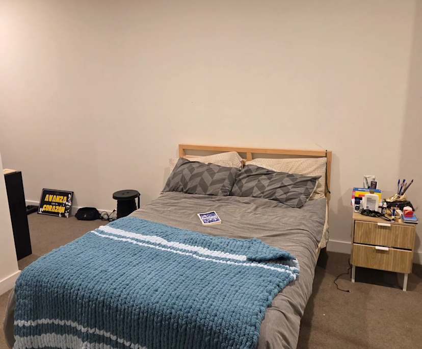 Furnished room in a flatshare