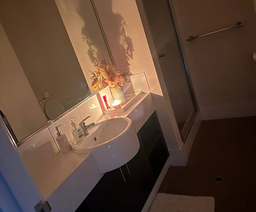 Furnished room with own bathroom