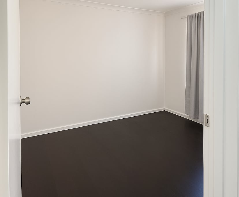 Unfurnished room in a share house