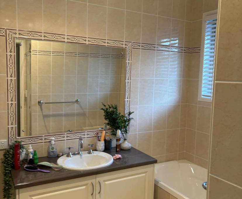 Unfurnished room in a share house