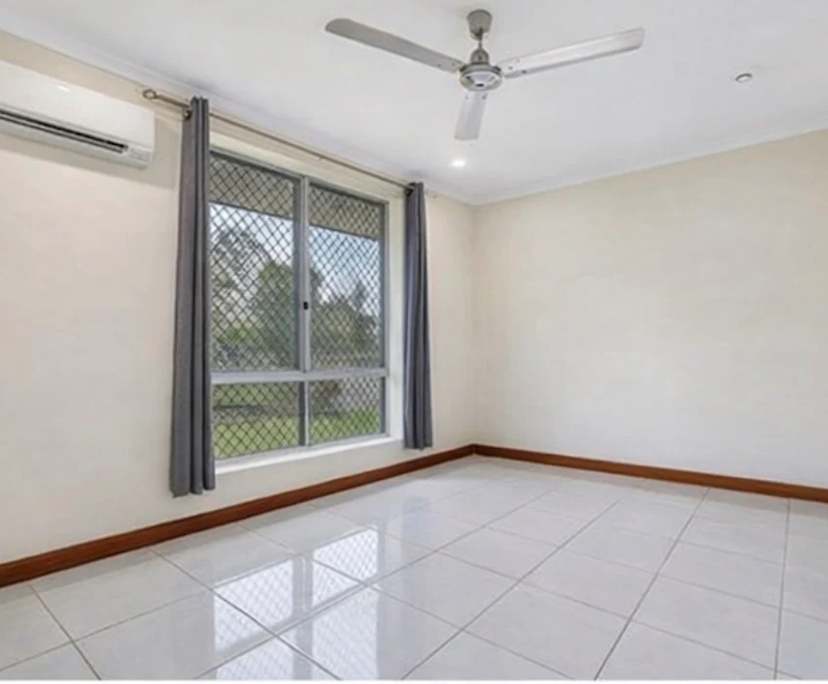 Unfurnished room in a share house