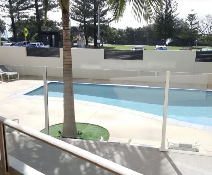 $400, Flatshare, 2 bathrooms, Burleigh Heads QLD 4220