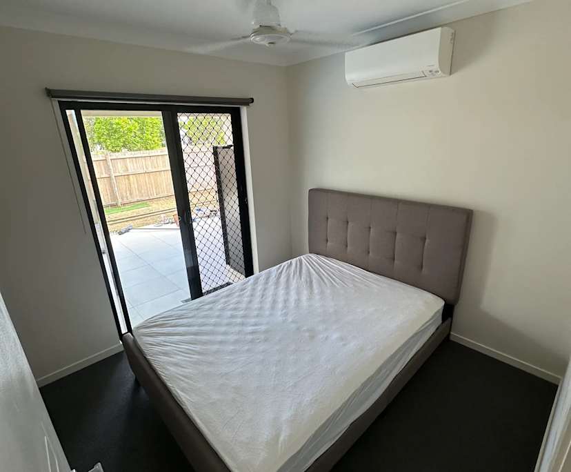 $300, Share-house, 4 bathrooms, Smithfield QLD 4878