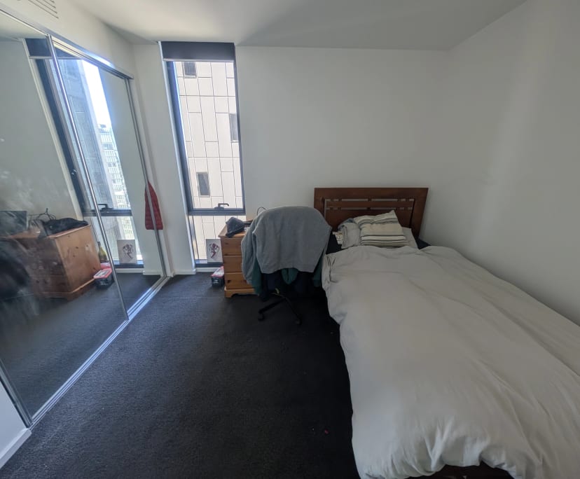 Furnished room in a flatshare