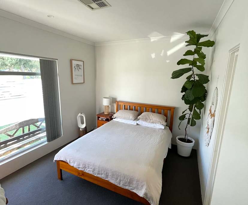 $350, Share-house, 3 bathrooms, Kingsley WA 6026