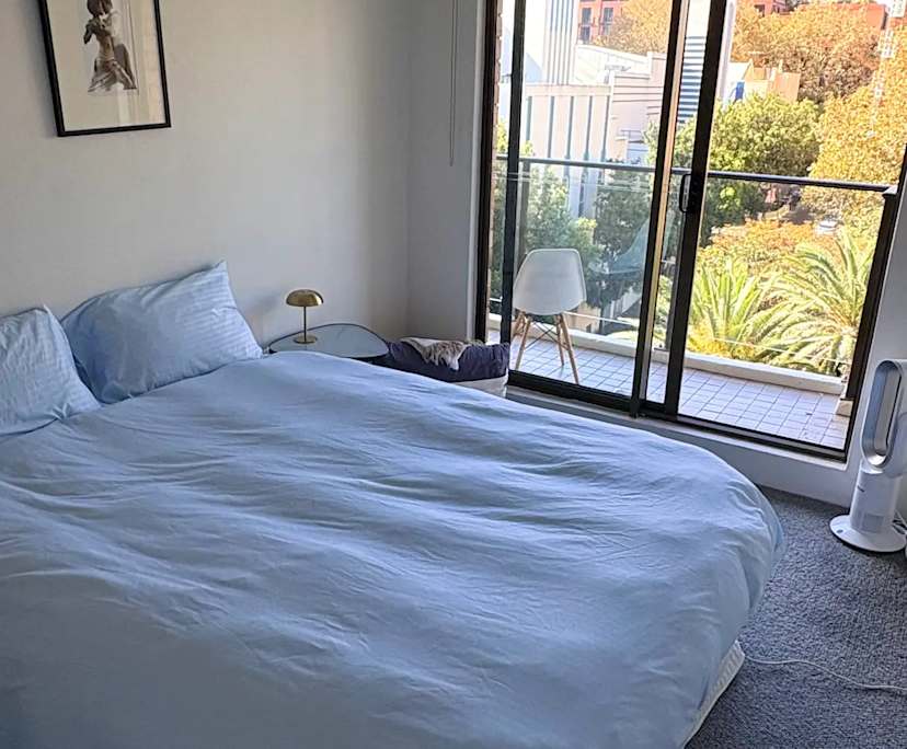 Furnished room in a flatshare