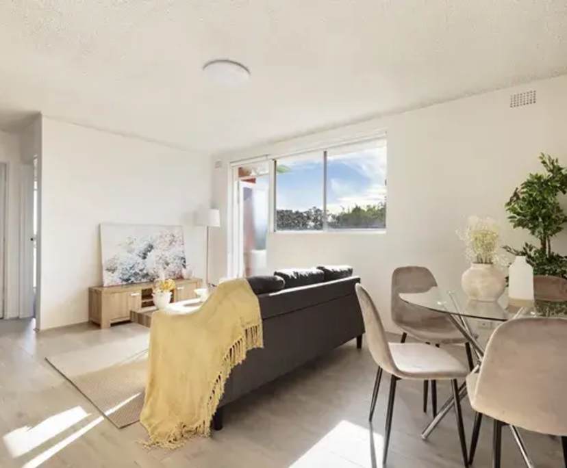 Unfurnished room in a flatshare