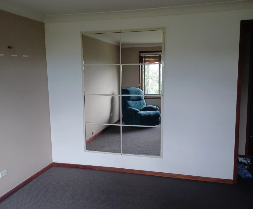 $240, Share-house, 3 bathrooms, Lapstone NSW 2773
