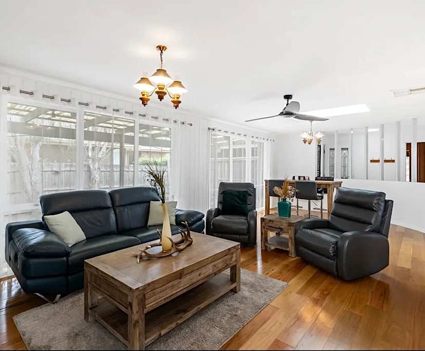 $808, Whole-property, 3 bathrooms, Bundoora VIC 3083