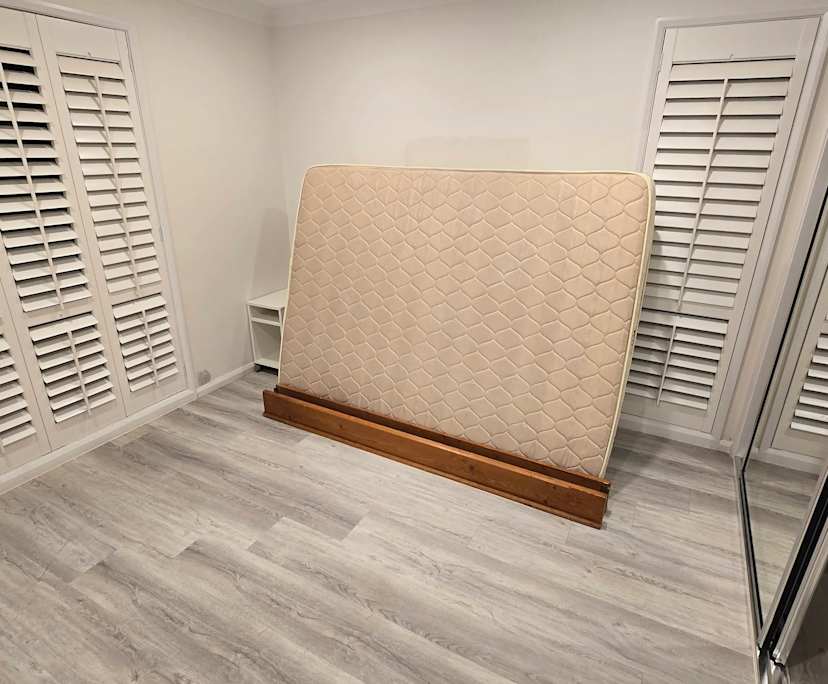 Room in a share house