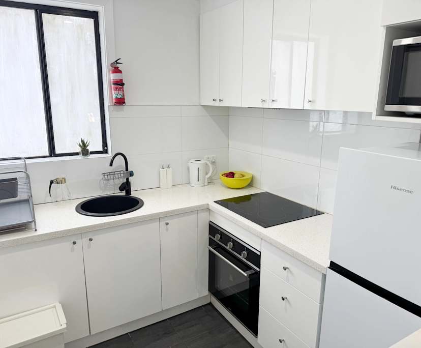 $695, Whole-property, 2 bathrooms, St Kilda East VIC 3183