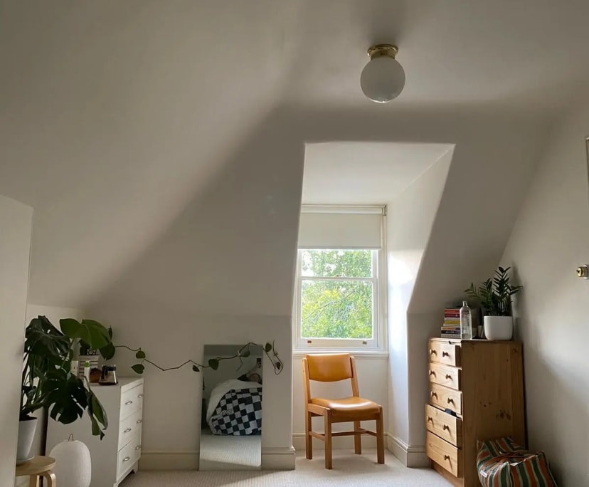 Furnished room in a share house