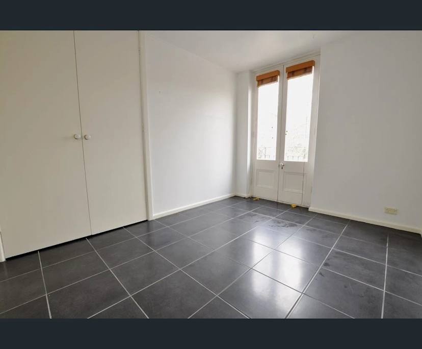 Unfurnished room in a flatshare