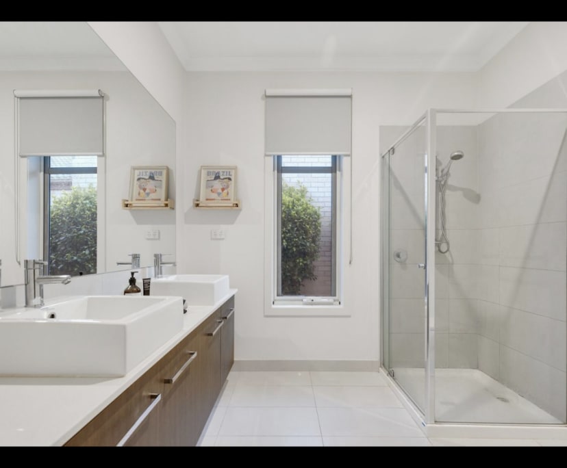 $280, Share-house, 3 bathrooms, Sandhurst VIC 3977