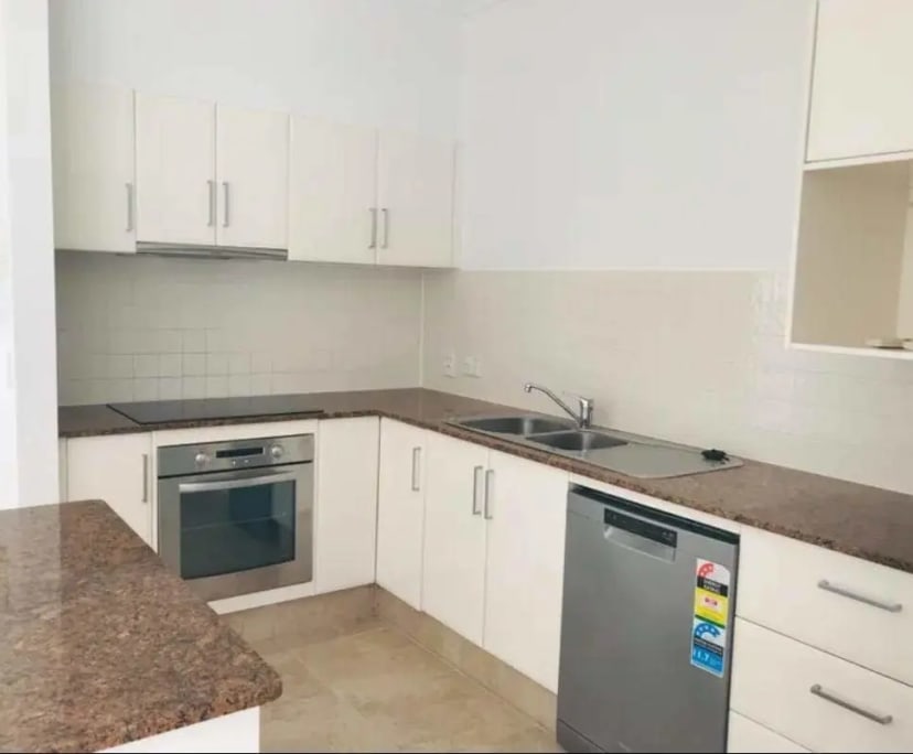 $300, Share-house, 3 bathrooms, Varsity Lakes QLD 4227