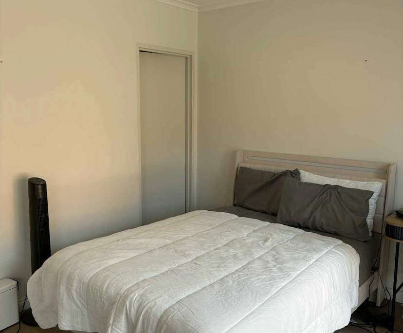 Furnished room with ensuite in a flatshare