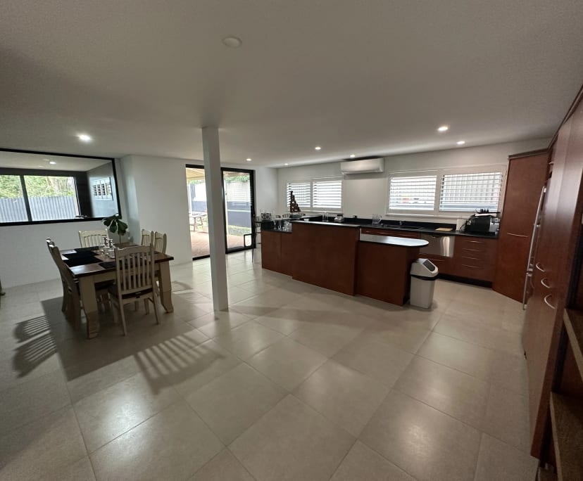Room for Rent in Ashmore, Gold Coast 300, Flexibl...