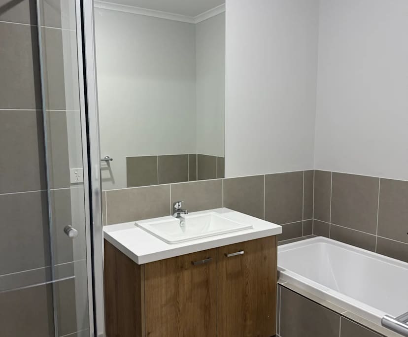 $580, Whole-property, 4 bathrooms, Wollert VIC 3750