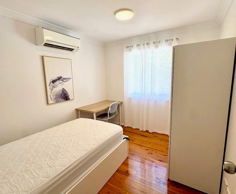 $300, Student-accommodation, 4 bathrooms, Indooroopilly QLD 4068