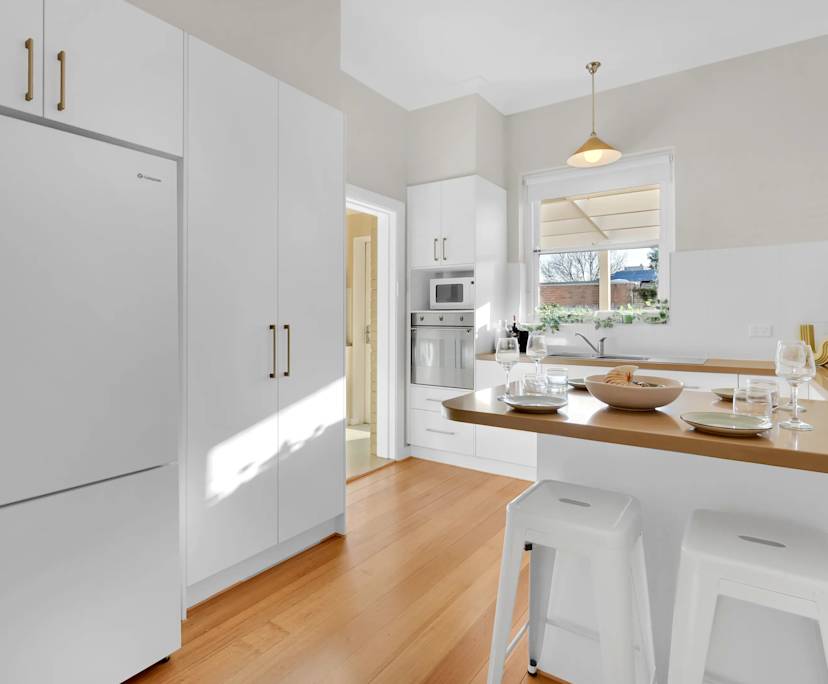 $1,580, Whole-property, 4 bathrooms, Caulfield South VIC 3162