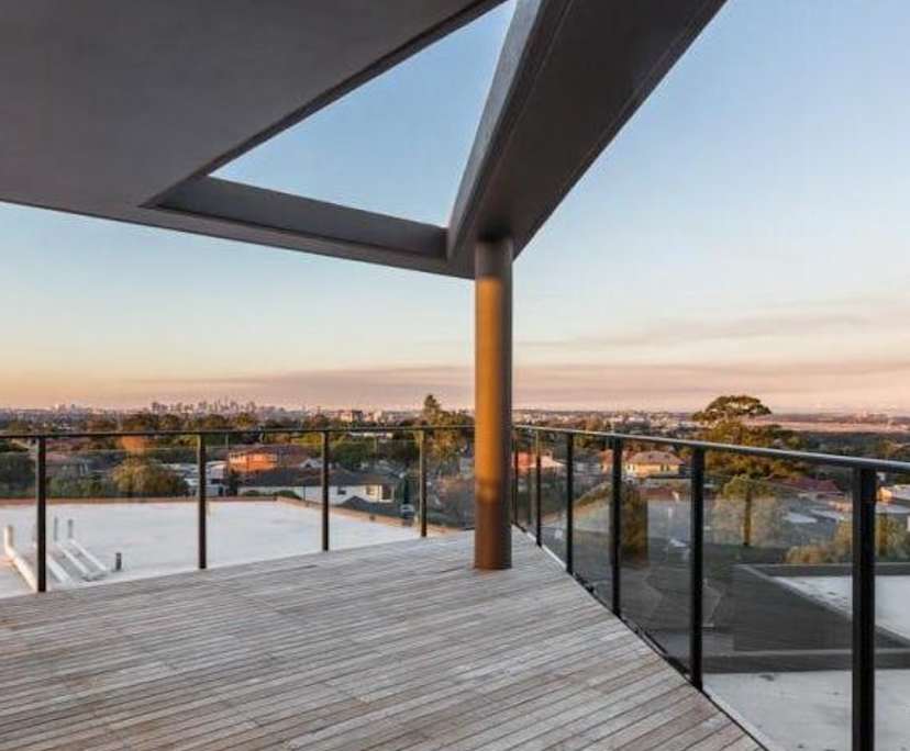 Unfurnished room with ensuite in a flatshare