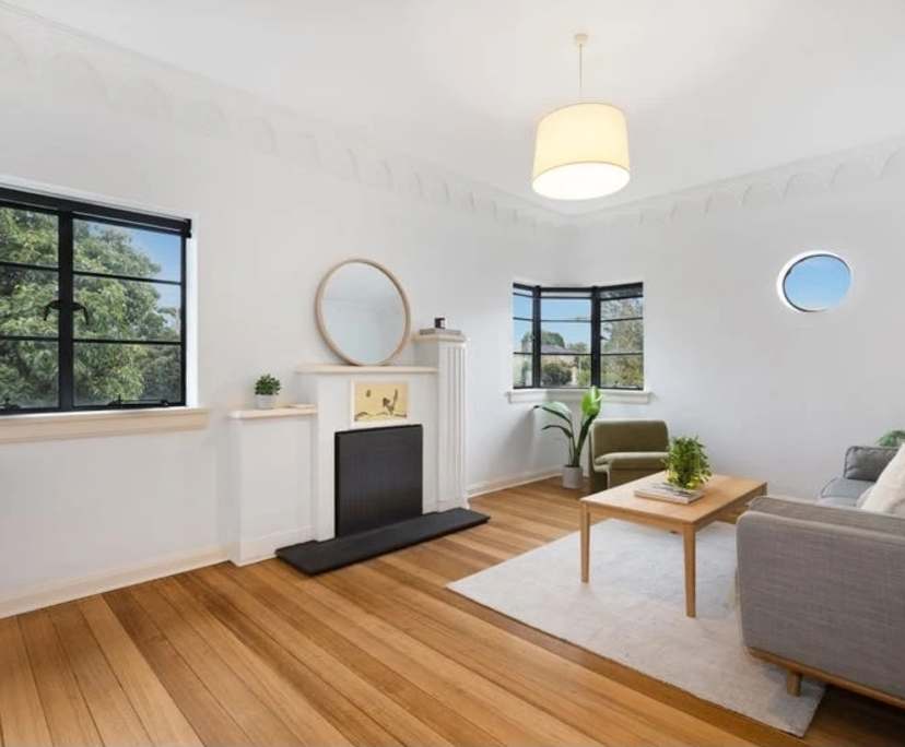Unfurnished room in a flatshare