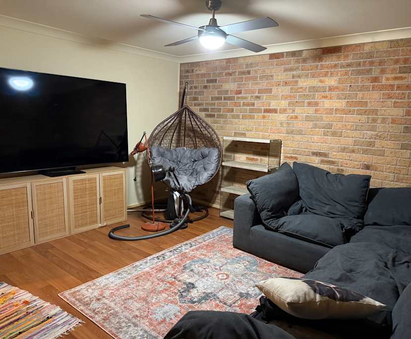 Unfurnished room in a flatshare