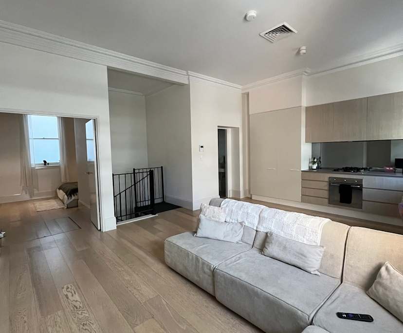 Whole property with 2 rooms for rent